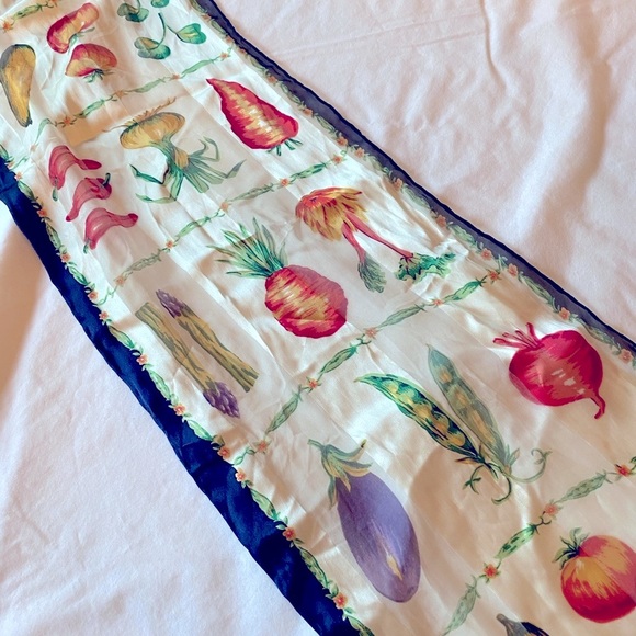 Bill Blass Silk Scarf Blue White Garden Design Long - Picture 3 of 10